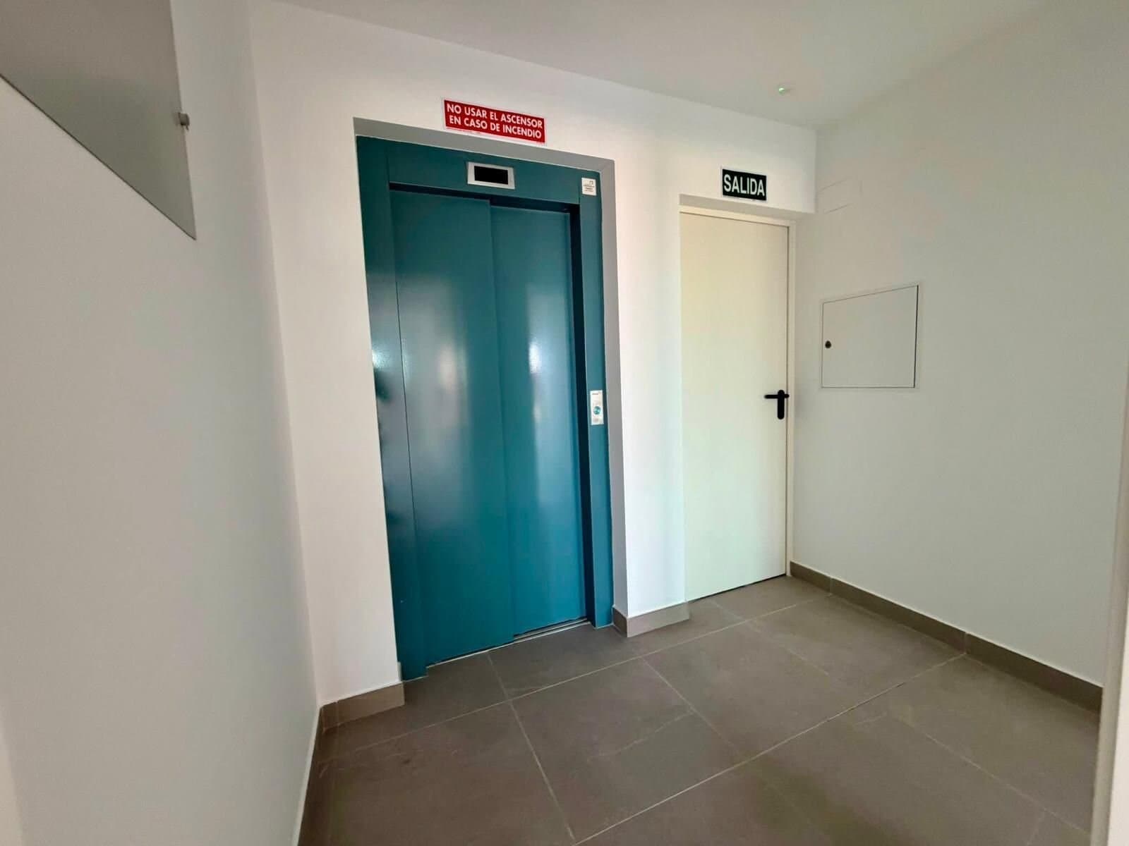 Apartamento de 2 Dormitorios en Punta Prima, Torrevieja - 34