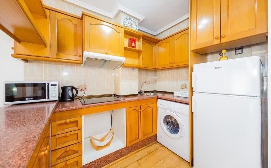 Apartamento de 2 Dormitorios en Estacion de Autobuses, Torrevieja - 10