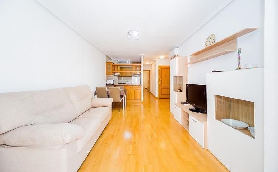 Apartamento de 2 Dormitorios en Estacion de Autobuses, Torrevieja - 17