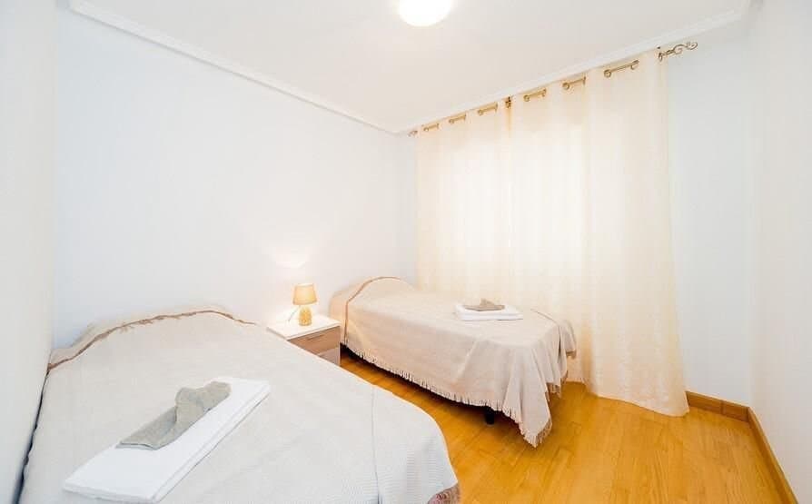 Apartamento de 2 Dormitorios en Estacion de Autobuses, Torrevieja - 18