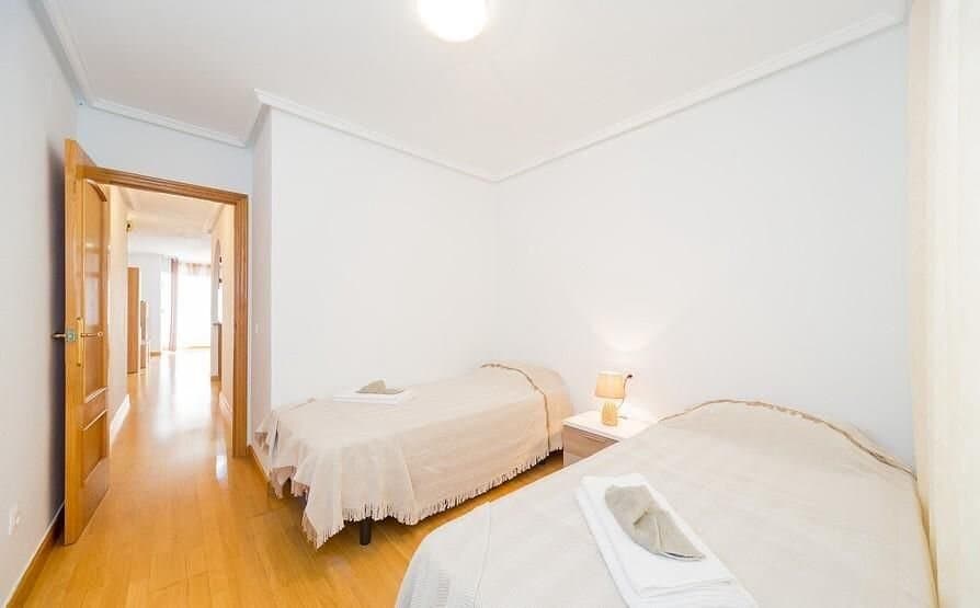 Apartamento de 2 Dormitorios en Estacion de Autobuses, Torrevieja - 7