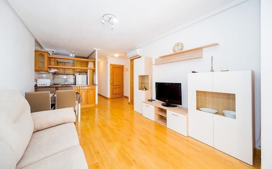 Apartamento de 2 Dormitorios en Estacion de Autobuses, Torrevieja - 8