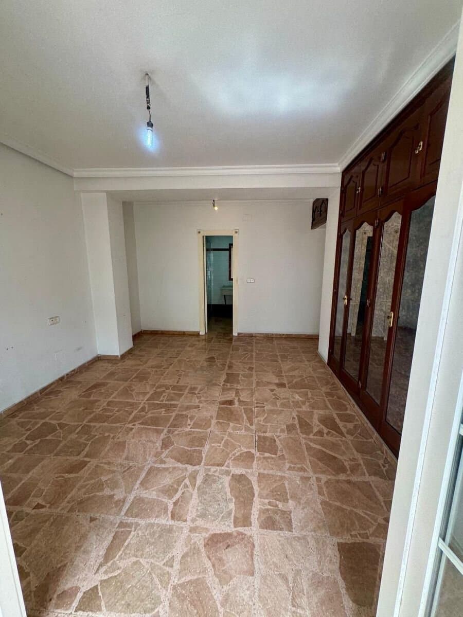 5-Bedroom Apartment in Torrevieja - 11