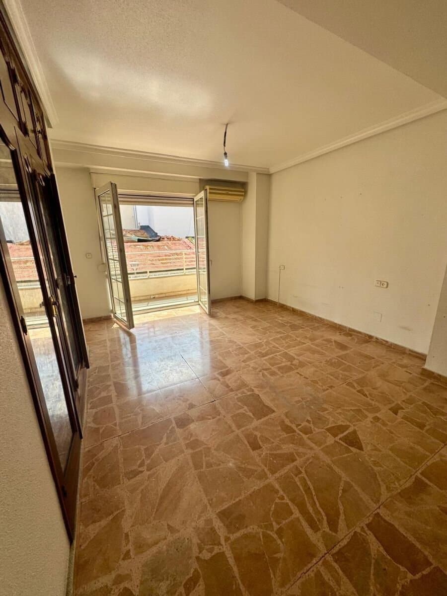 5-Bedroom Apartment in Torrevieja - 12