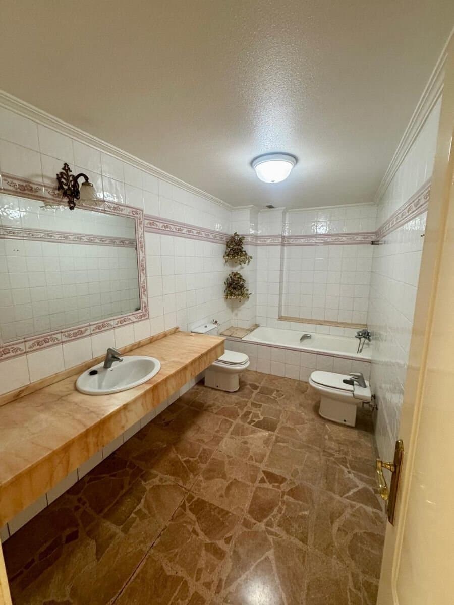 5-Bedroom Apartment in Torrevieja - 18