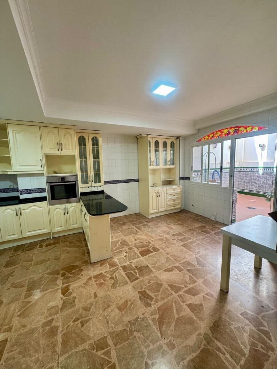 5-Bedroom Apartment in Torrevieja - 6