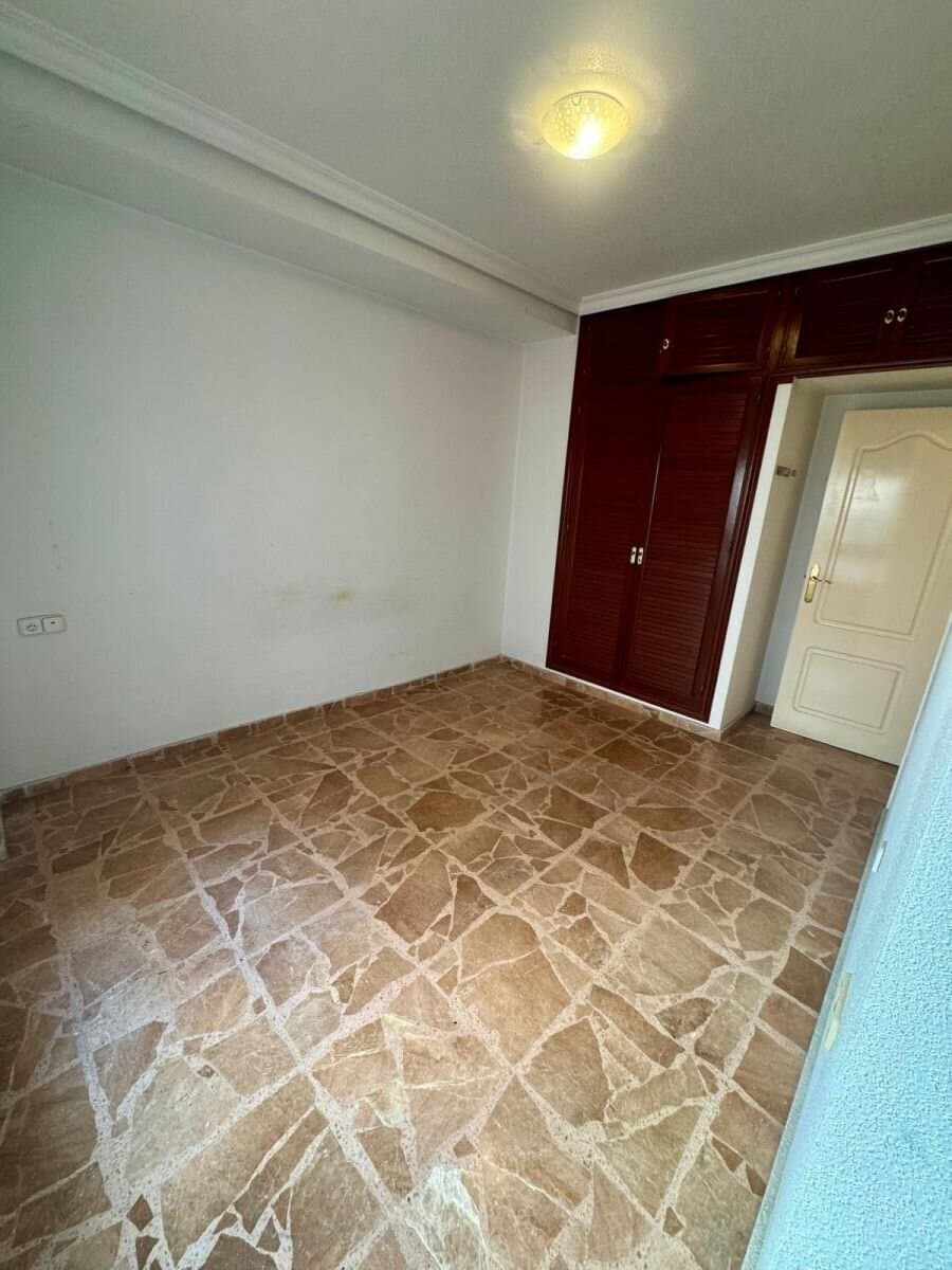 5-Bedroom Apartment in Torrevieja - 9