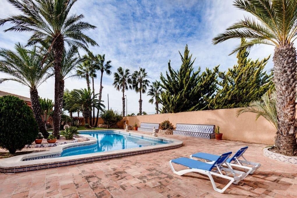 Villa de 5 Dormitorios en La Siesta - El Salado - Torreta, Torrevieja - 3