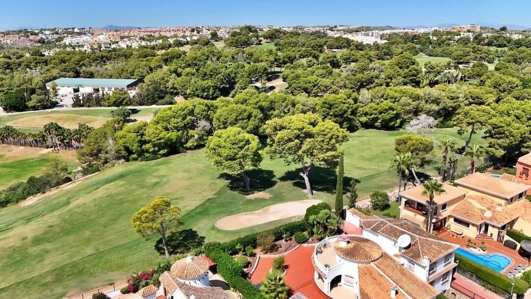 5-Bedroom Villa in Villamartín-las Filipinas, Orihuela Costa - 11