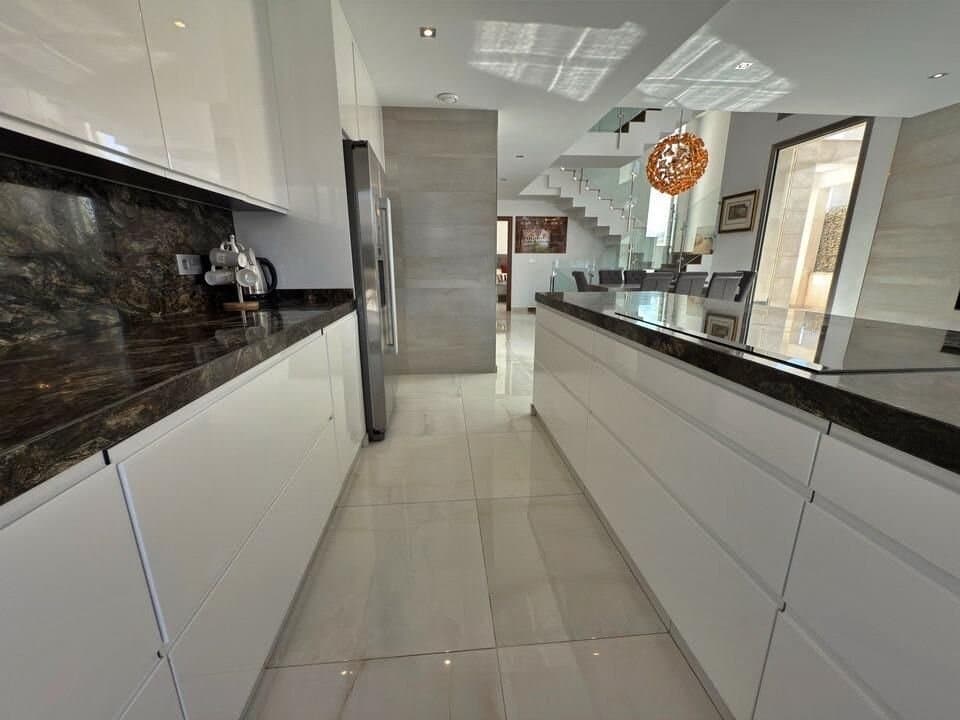 5-Bedroom Villa in Villamartín-las Filipinas, Orihuela Costa - 12
