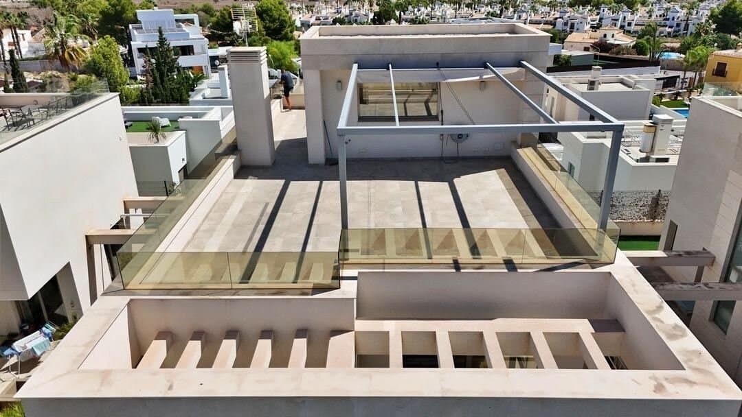 5-Bedroom Villa in Villamartín-las Filipinas, Orihuela Costa - 8