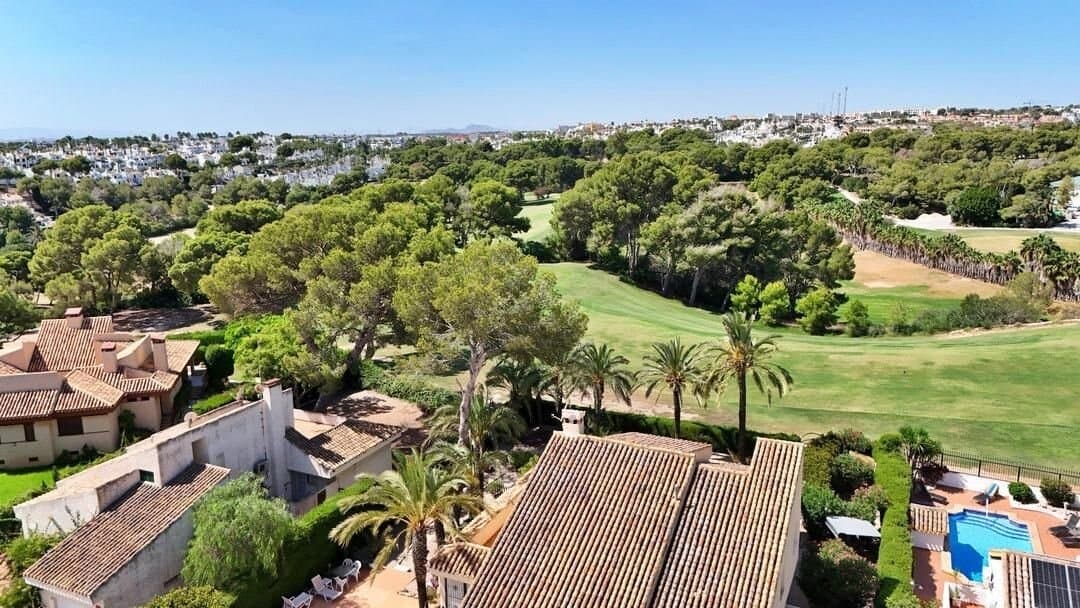 5-Bedroom Villa in Villamartín-las Filipinas, Orihuela Costa - 9
