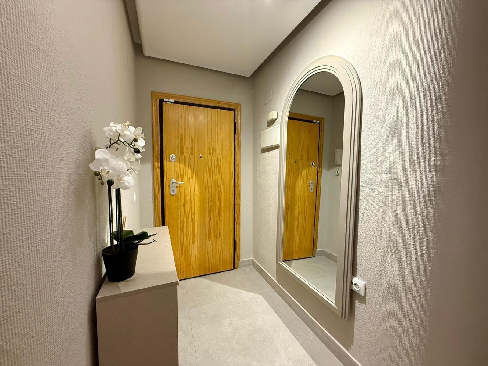 Apartamento de 2 Dormitorios en Estacion de Autobuses, Torrevieja - 10