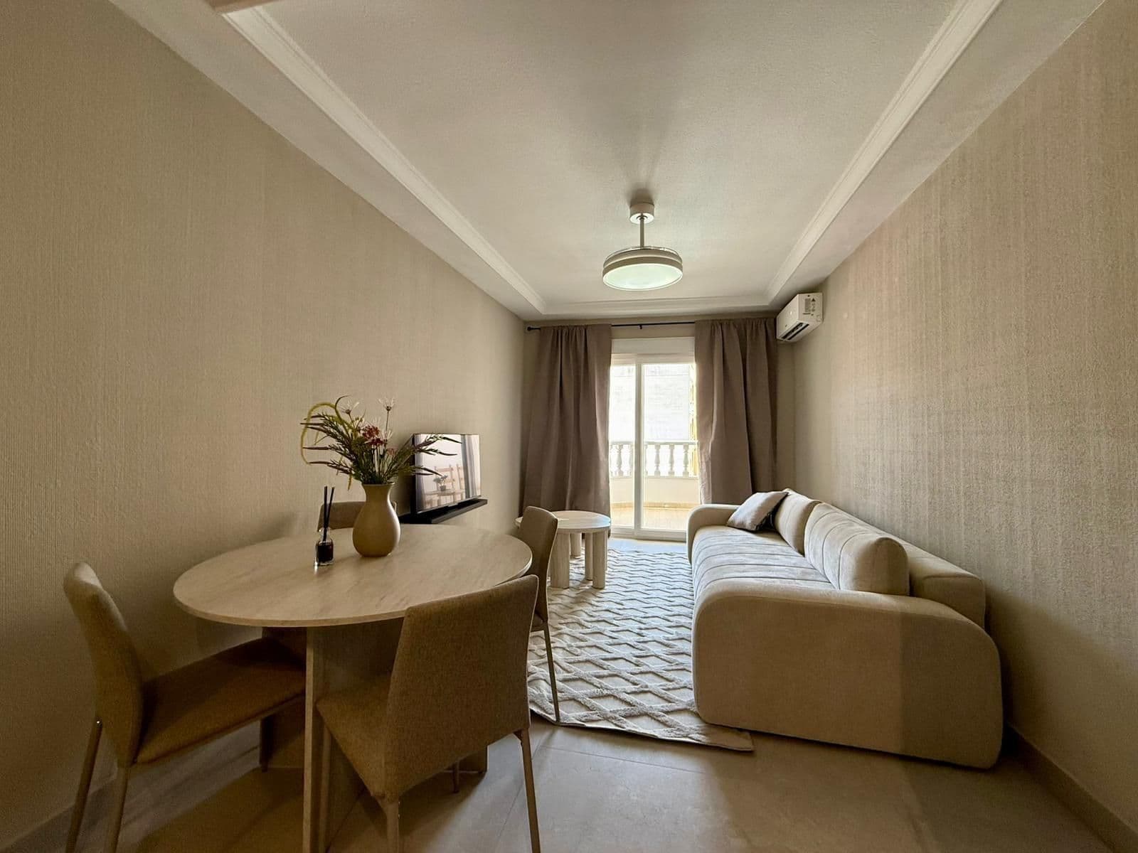 Apartamento de 2 Dormitorios en Estacion de Autobuses, Torrevieja - 2