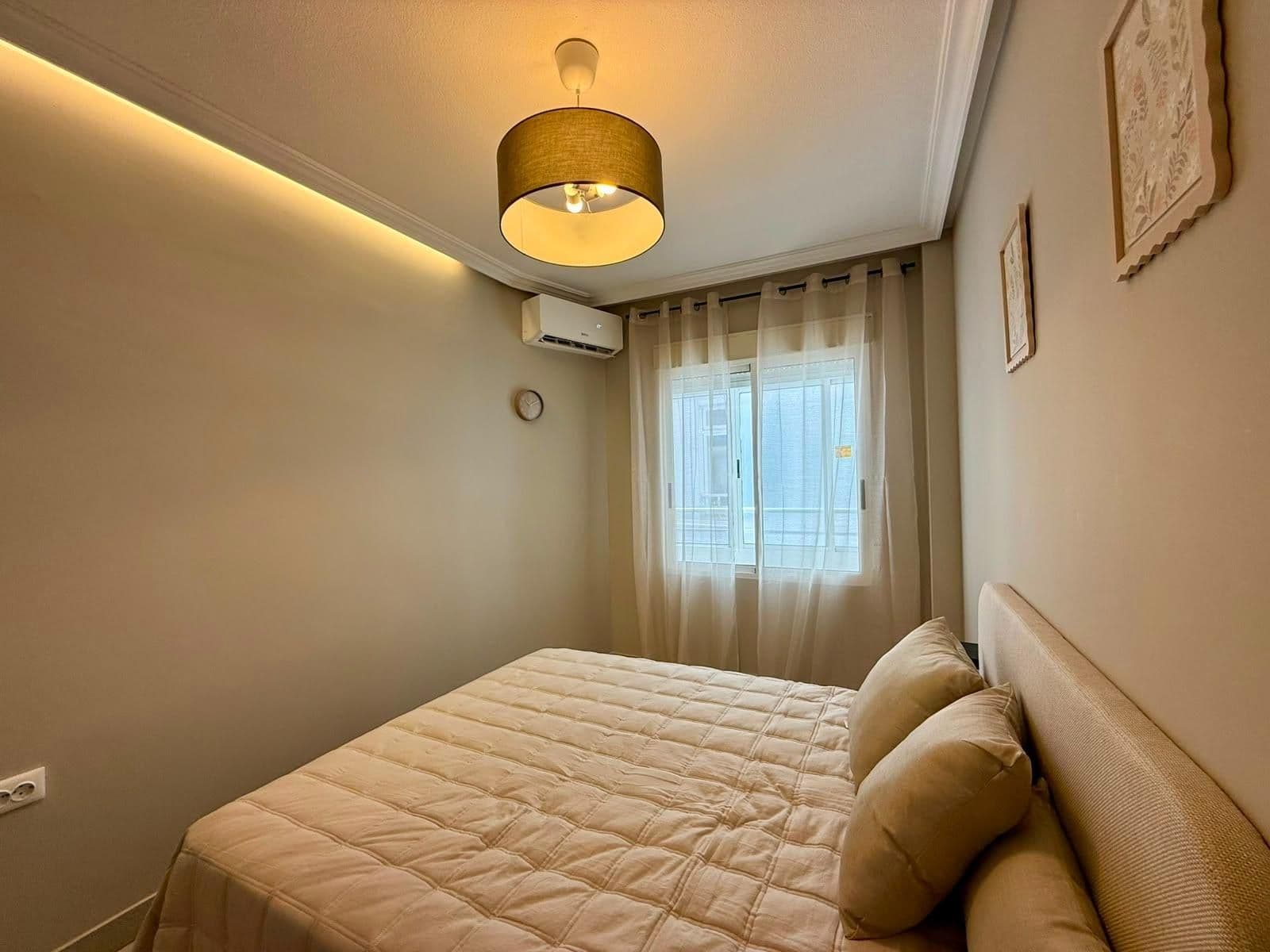 Apartamento de 2 Dormitorios en Estacion de Autobuses, Torrevieja - 20