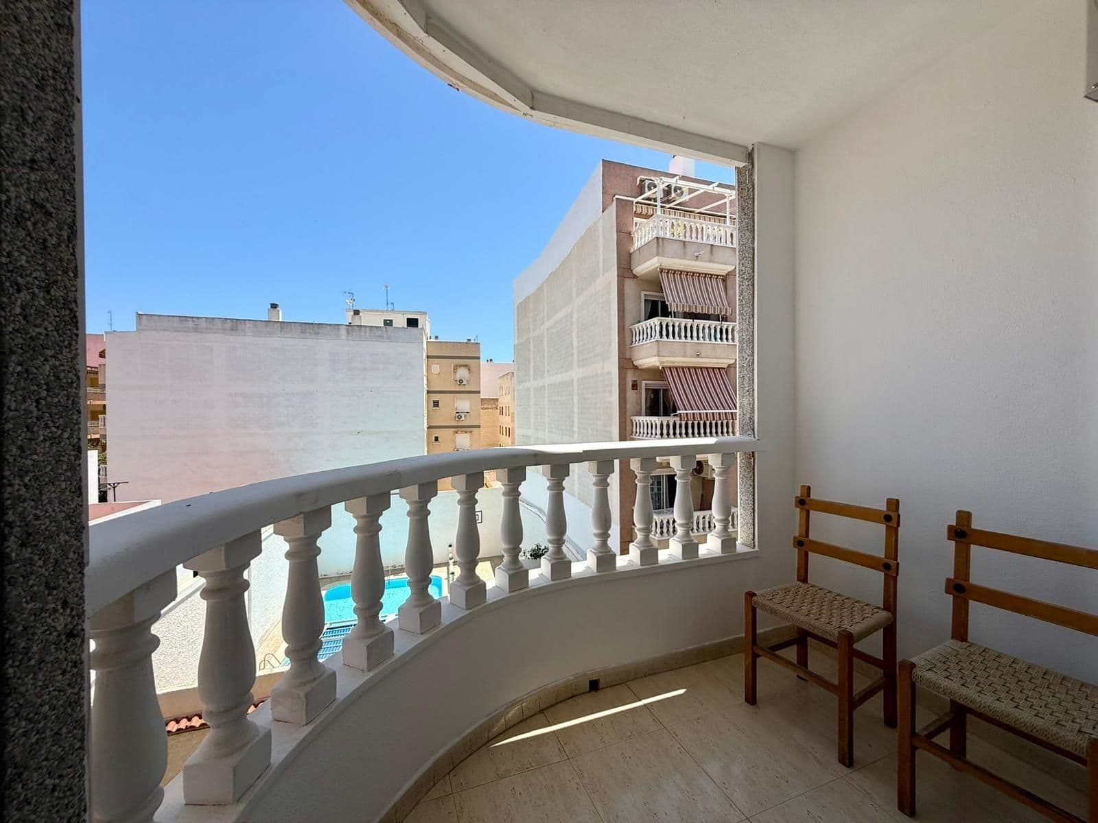 Apartamento de 2 Dormitorios en Estacion de Autobuses, Torrevieja - 23