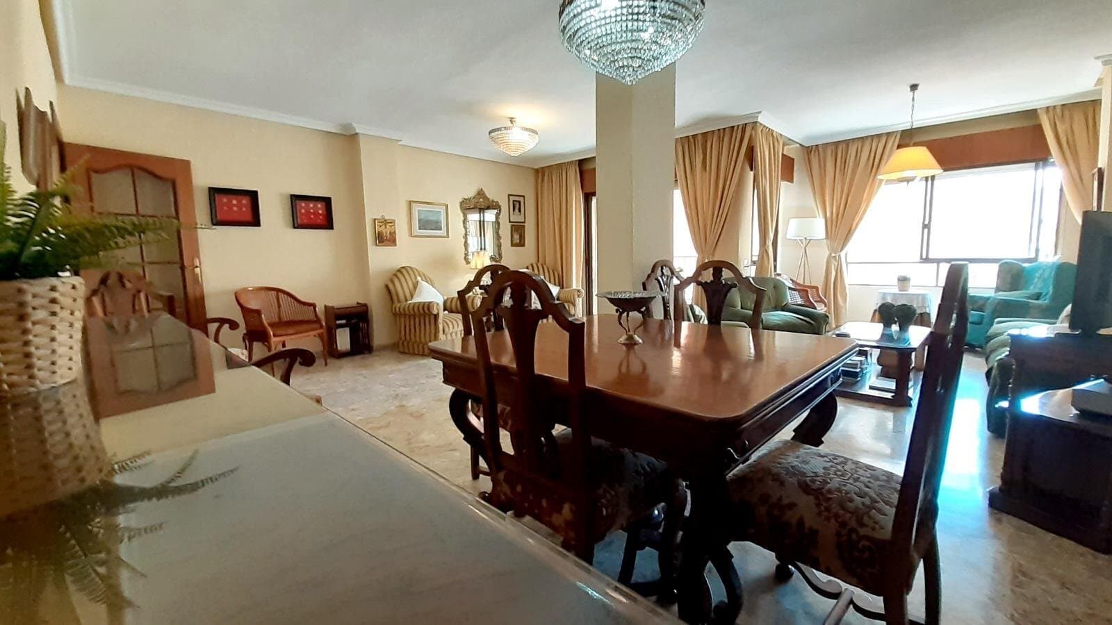 4-Bedroom Apartment in Torrevieja, Torrevieja - 11