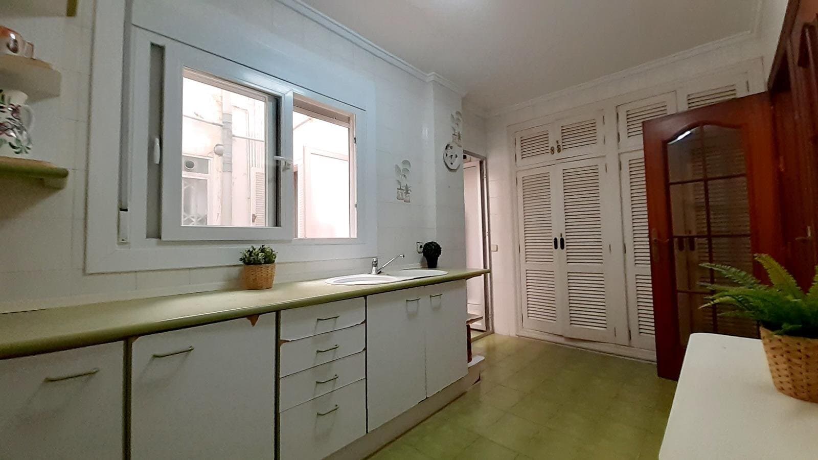 4-Bedroom Apartment in Torrevieja, Torrevieja - 18