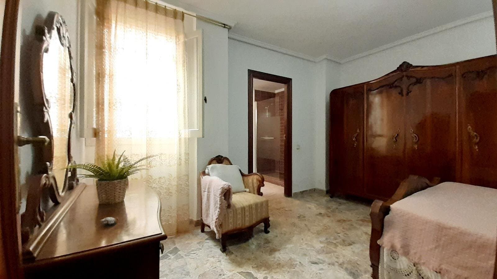 4-Bedroom Apartment in Torrevieja, Torrevieja - 25
