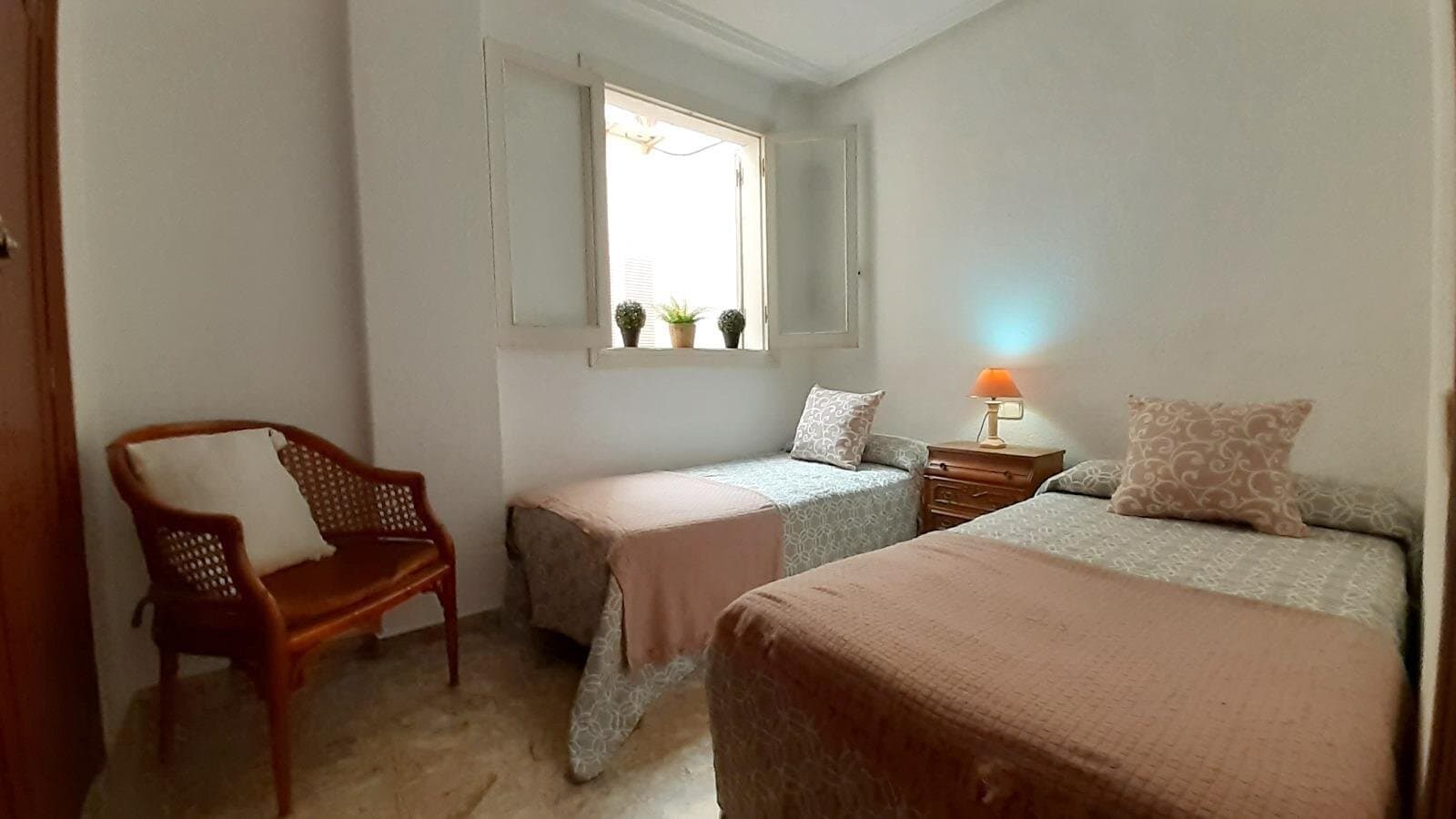 4-Bedroom Apartment in Torrevieja, Torrevieja - 28