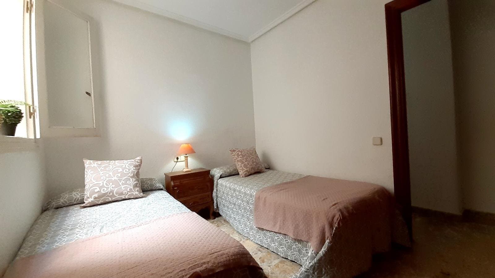 4-Bedroom Apartment in Torrevieja, Torrevieja - 29