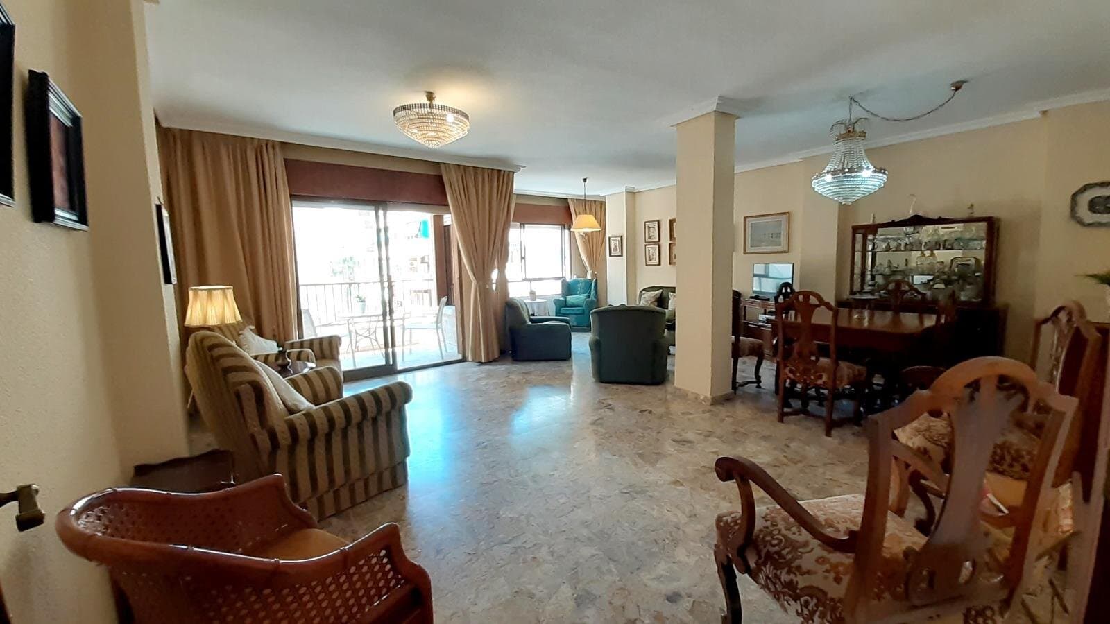 4-Bedroom Apartment in Torrevieja, Torrevieja - 3