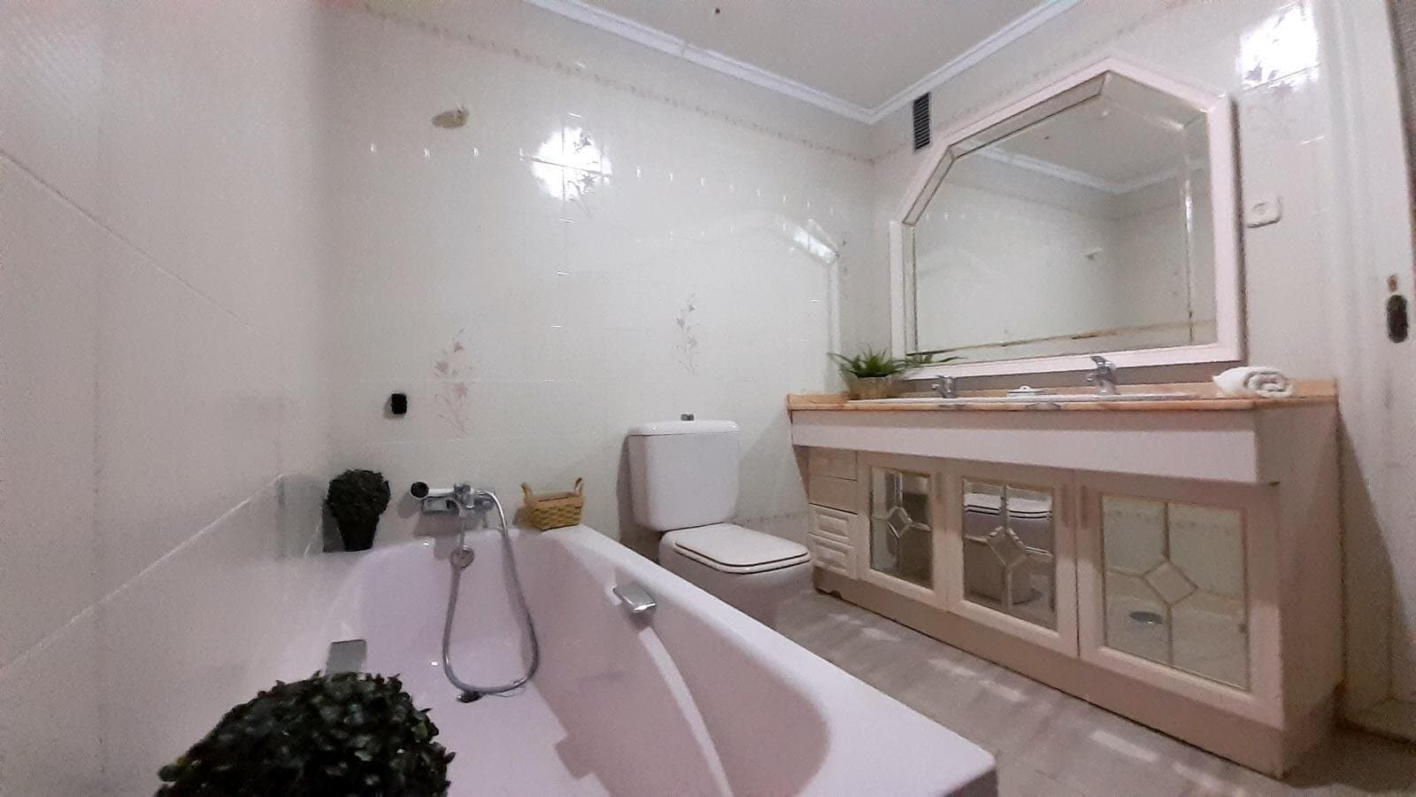 4-Bedroom Apartment in Torrevieja, Torrevieja - 42