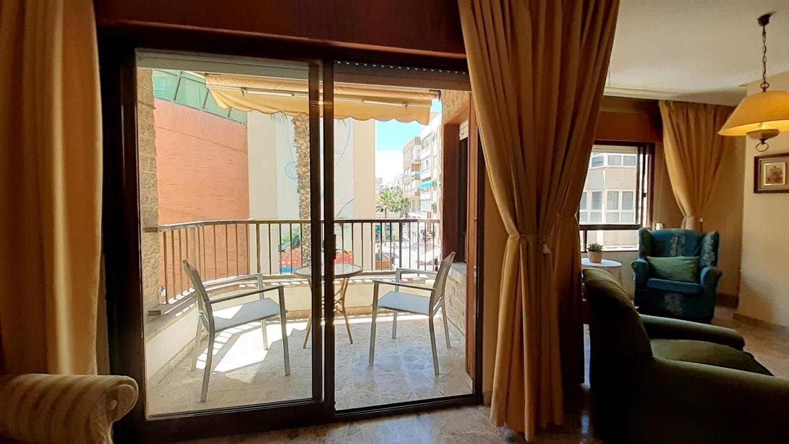 4-Bedroom Apartment in Torrevieja, Torrevieja - 5