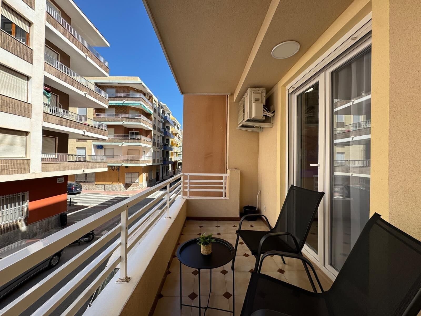 3-Bedroom Apartment in Paseo Maritimo, Torrevieja - 13