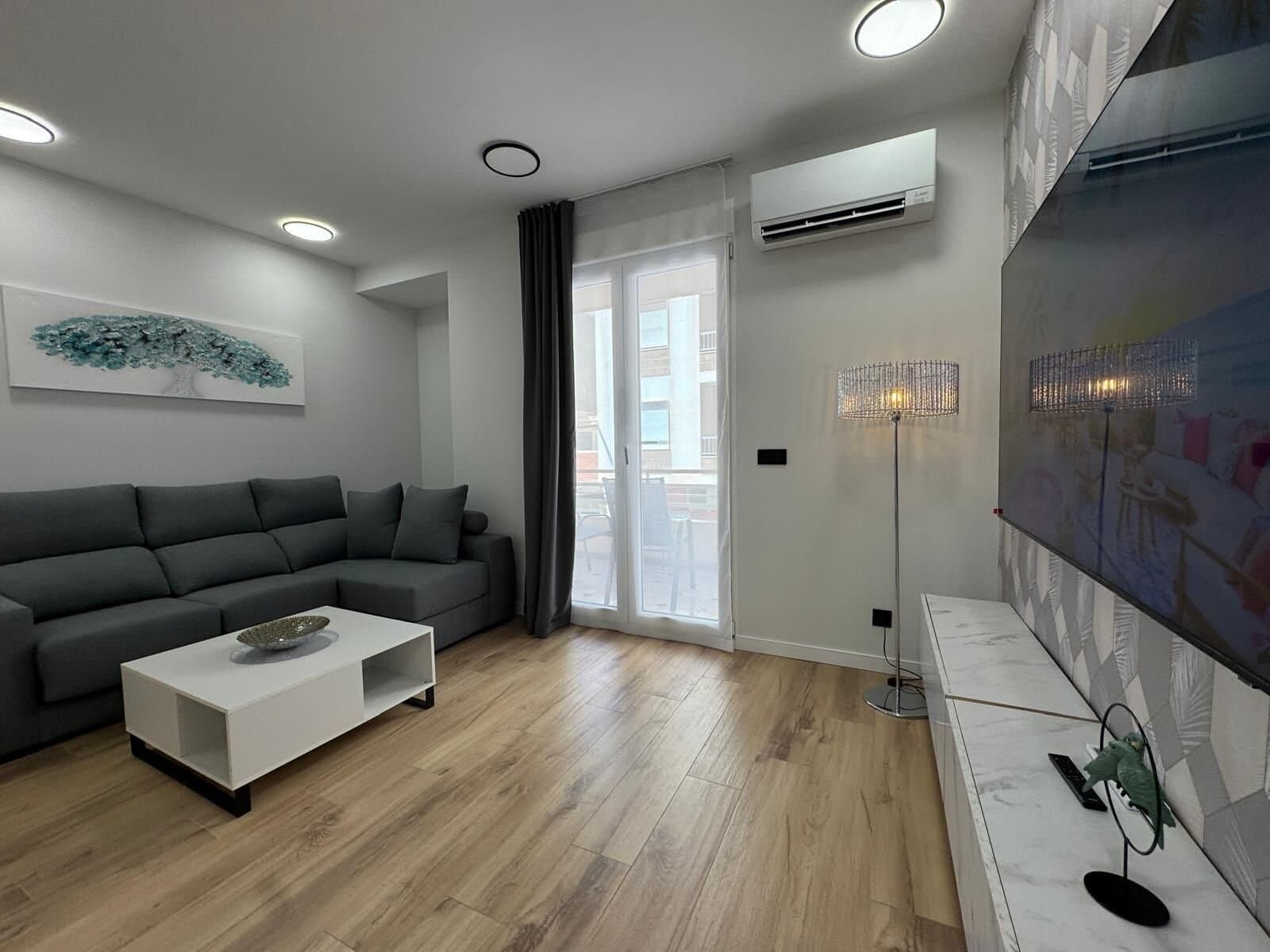3-Bedroom Apartment in Paseo Maritimo, Torrevieja - 22