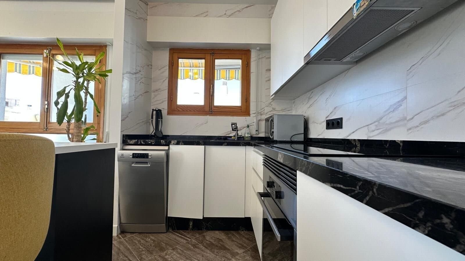 Apartamento de 2 Dormitorios en, Torrevieja - 12