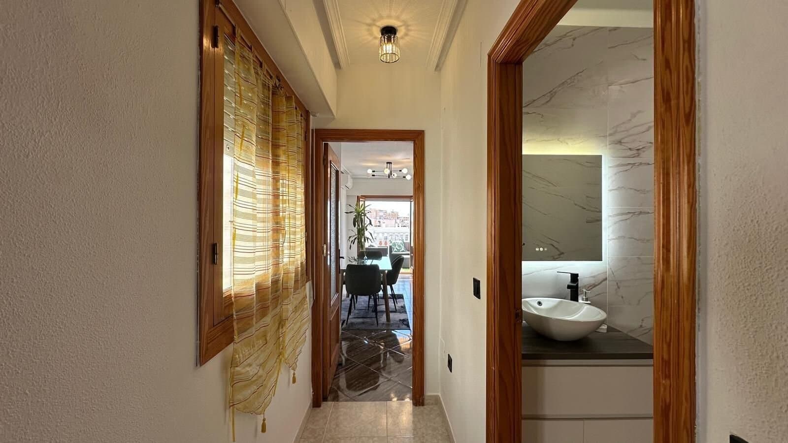 Apartamento de 2 Dormitorios en, Torrevieja - 29