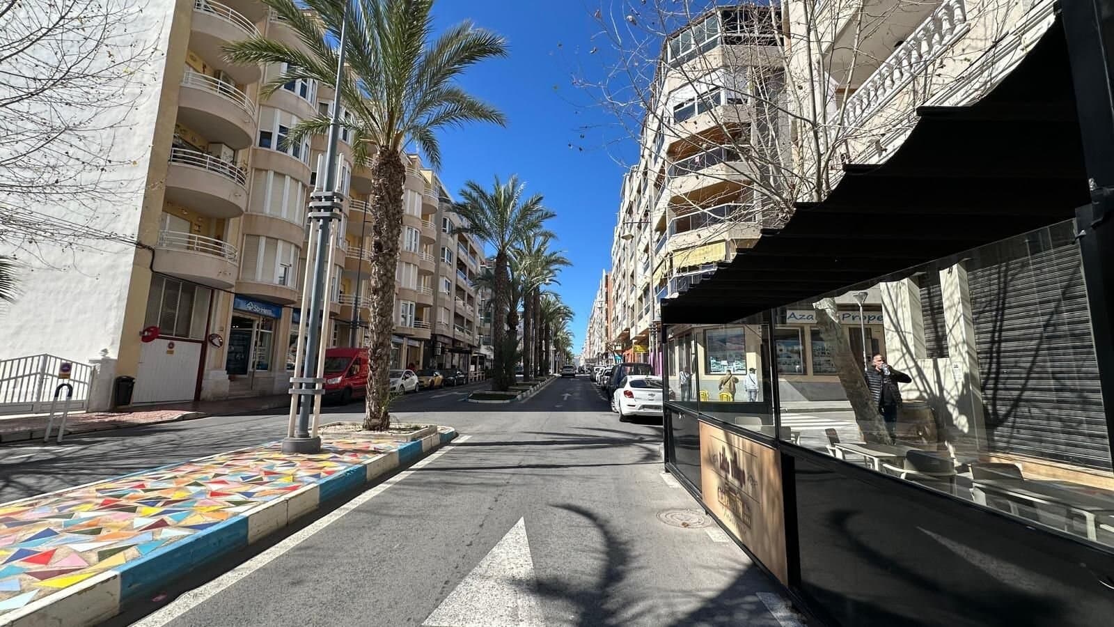 Apartamento de 2 Dormitorios en, Torrevieja - 46