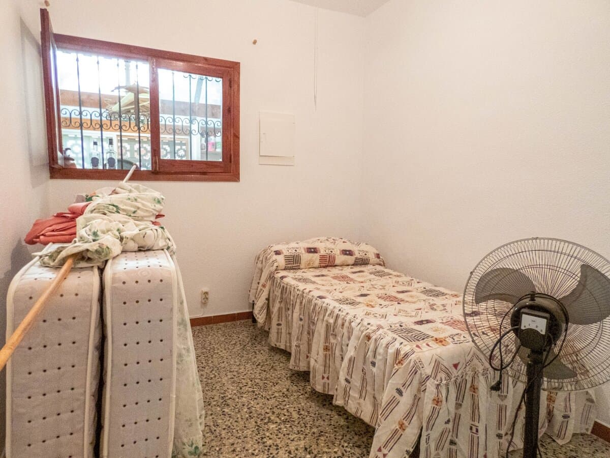 Villa de 6 Dormitorios en Aguamarina, Orihuela Costa - 13