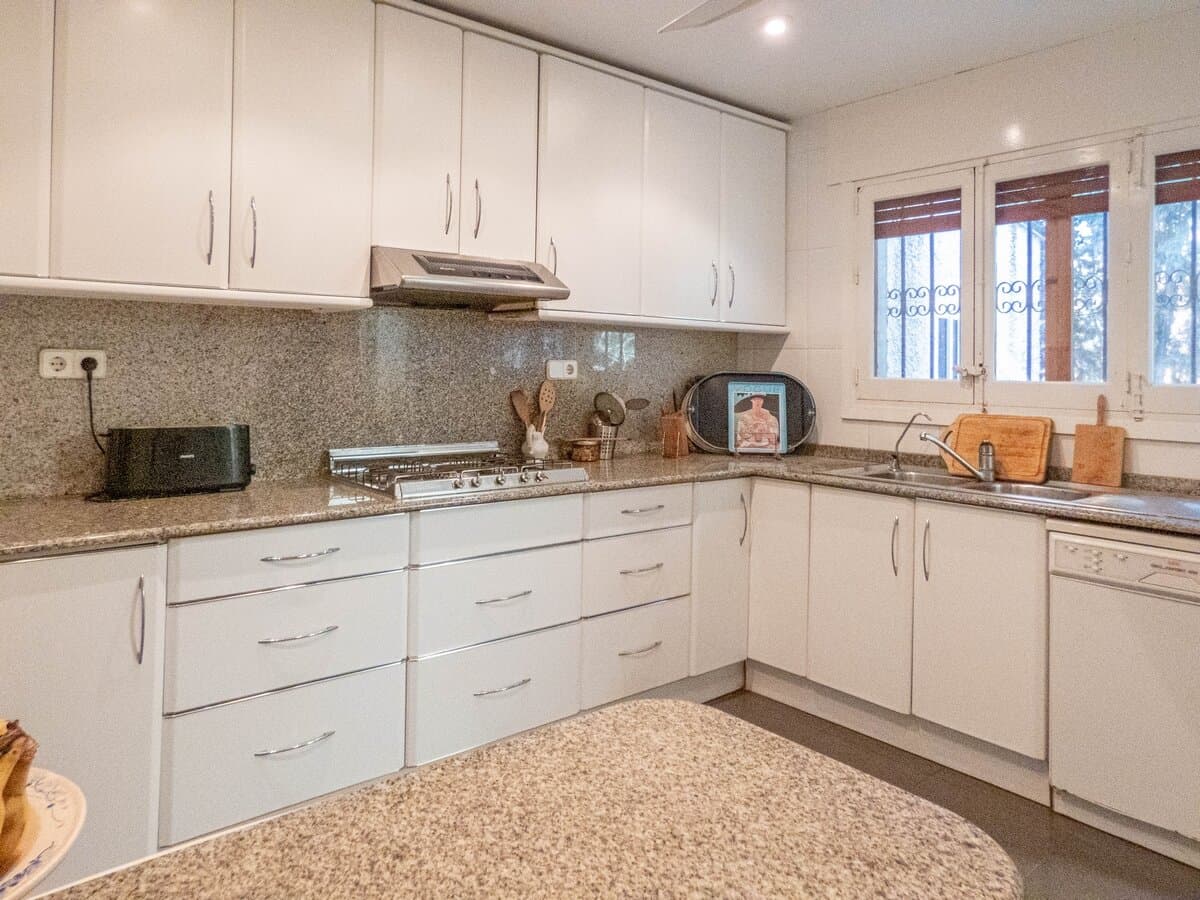 Villa de 6 Dormitorios en Aguamarina, Orihuela Costa - 4