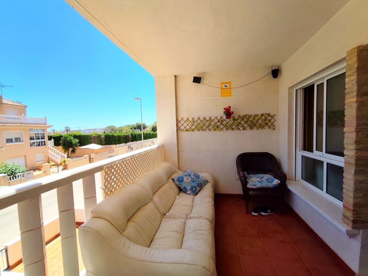 Apartamento de 2 Dormitorios en Villamartín-las Filipinas, Orihuela Costa - 2