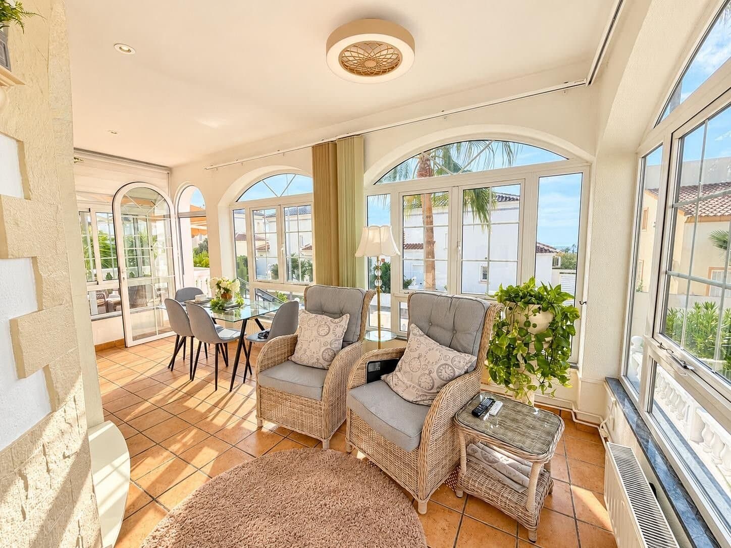Villa de 3 Dormitorios en Villamartín-las Filipinas, Orihuela Costa - 10