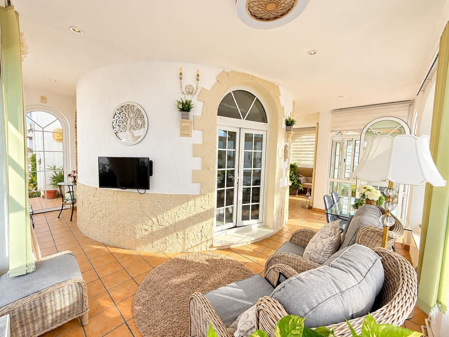 Villa de 3 Dormitorios en Villamartín-las Filipinas, Orihuela Costa - 11