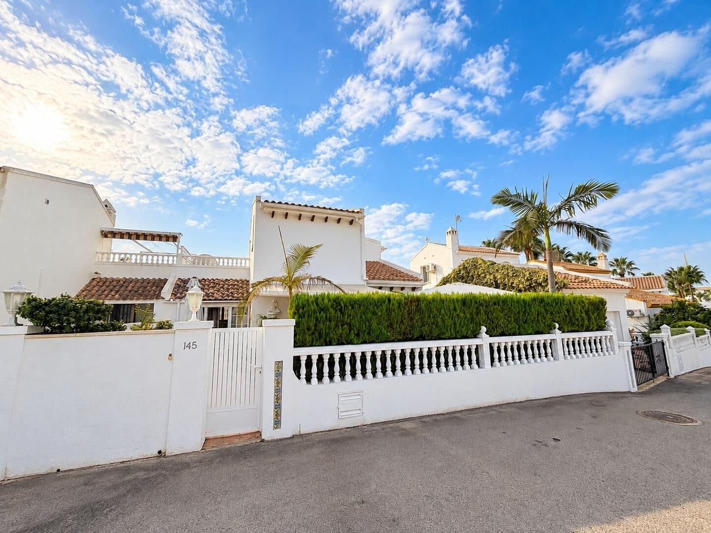 Villa de 3 Dormitorios en Villamartín-las Filipinas, Orihuela Costa - 42