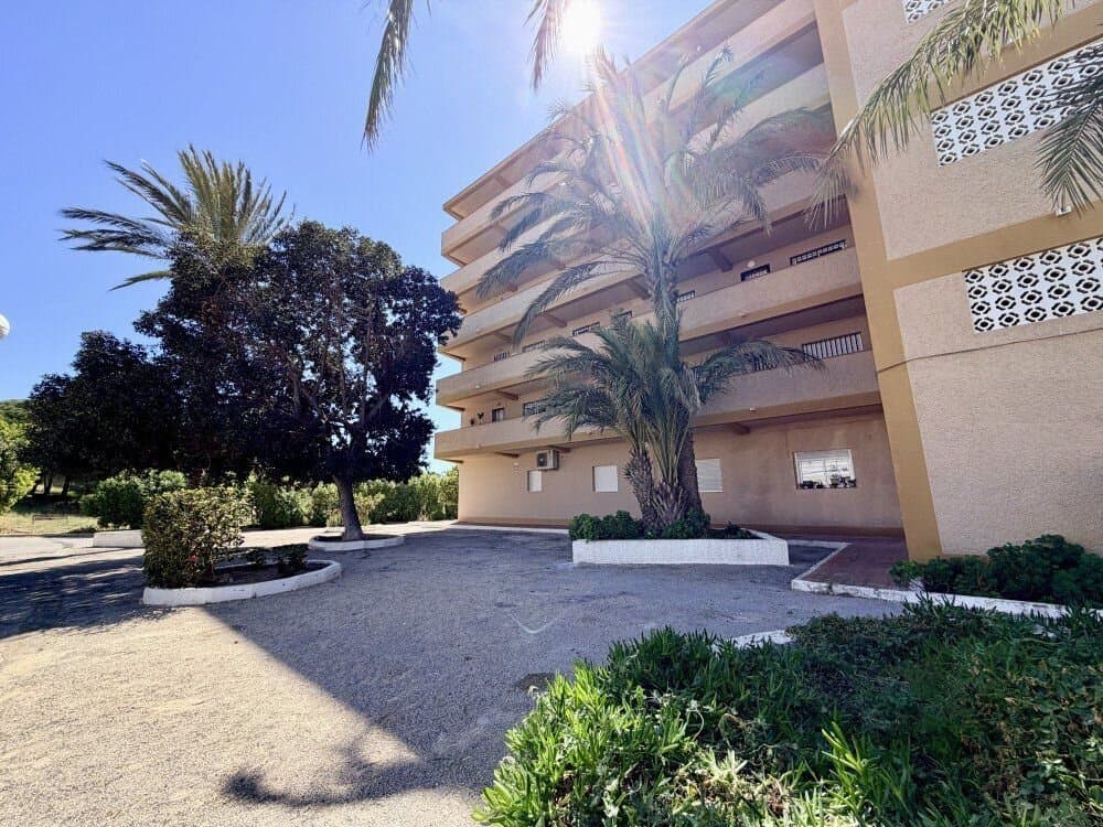 2-Bedroom Apartment in Urbanizaciones, Guardamar del Segura - 3