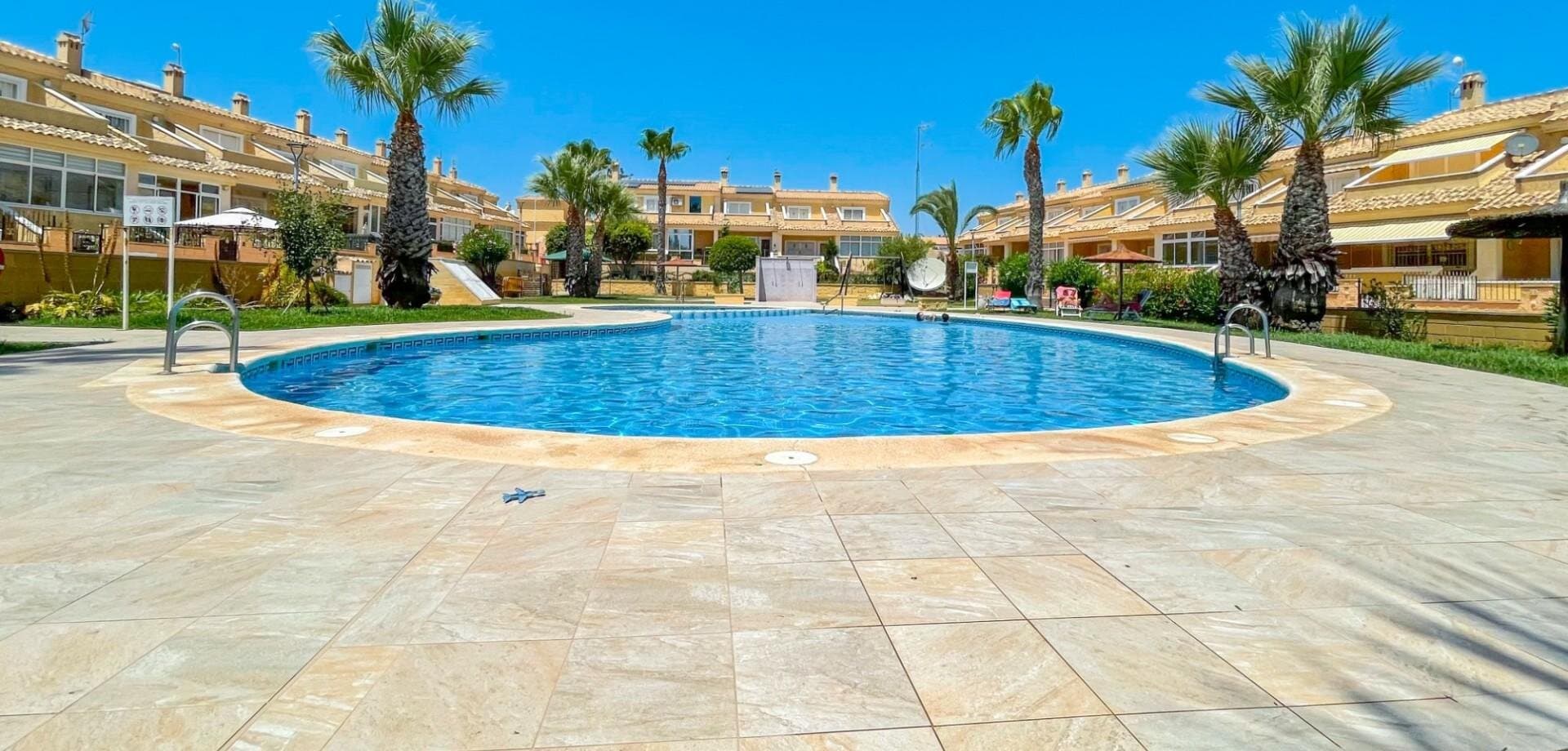 Casa de 4 Dormitorios en Los Balcones - Los Altos del Edén, Torrevieja