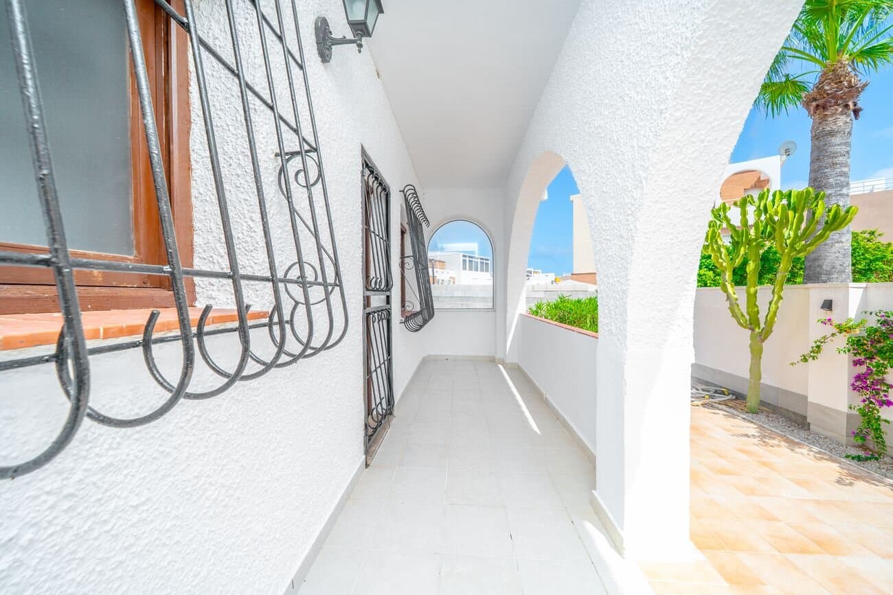 5-Bedroom Villa in La Siesta, Torrevieja - 29
