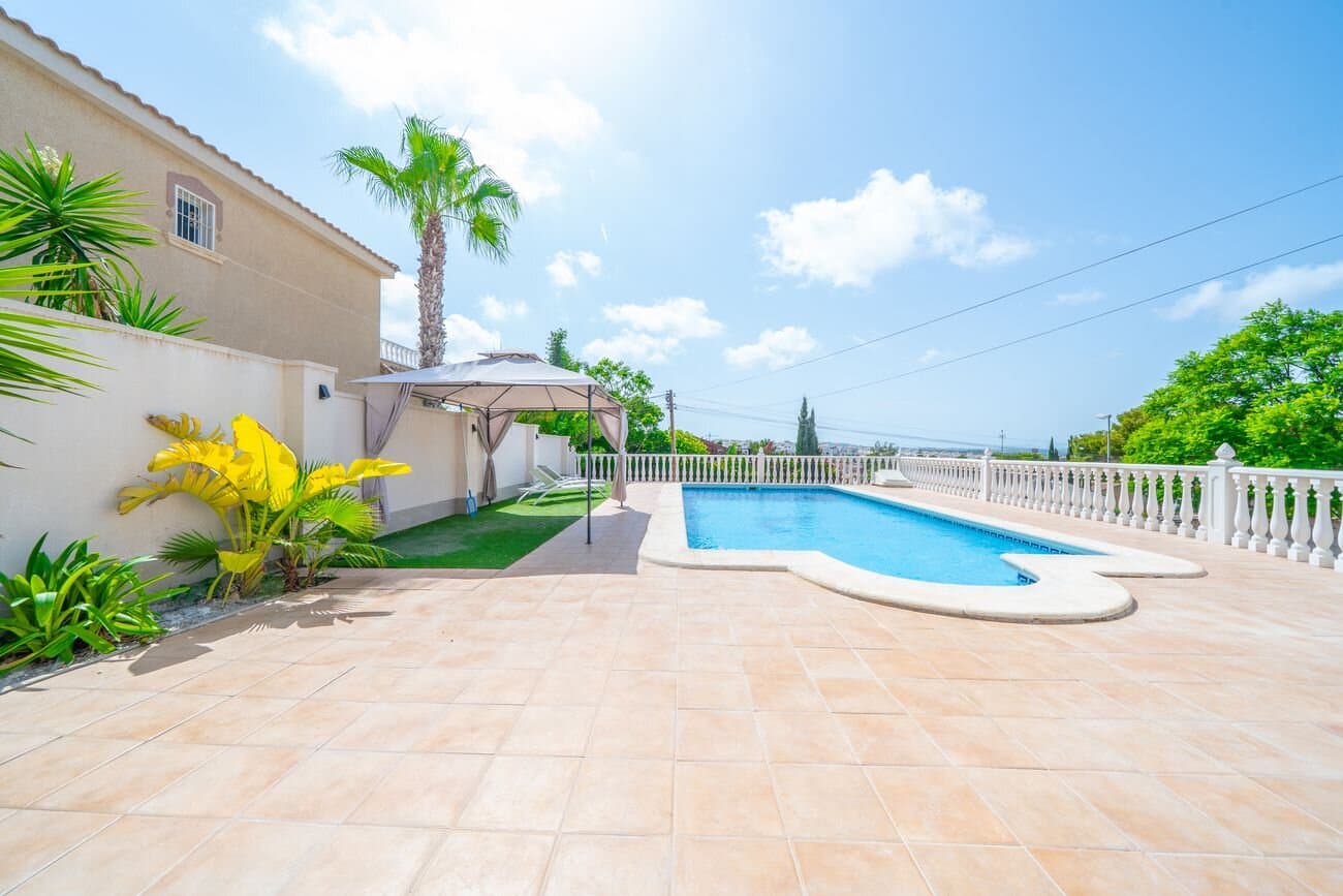 5-Bedroom Villa in La Siesta, Torrevieja - 36