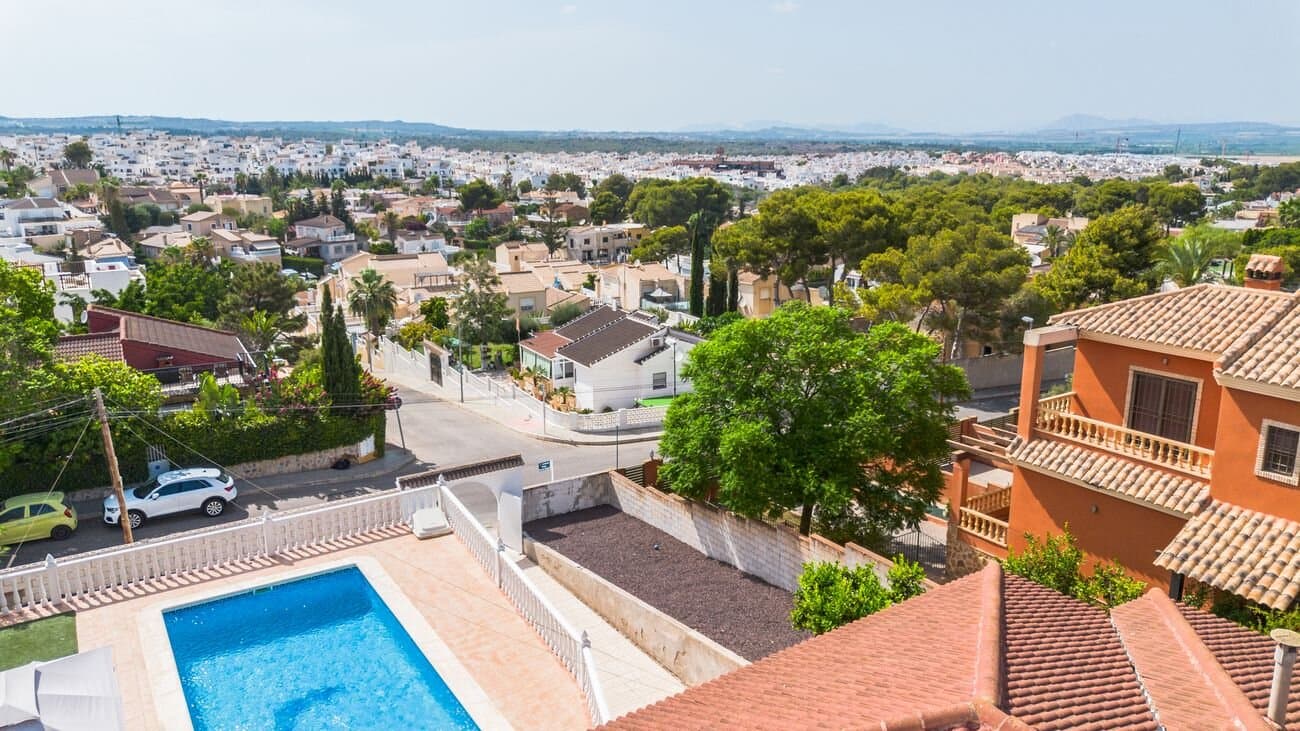 5-Bedroom Villa in La Siesta, Torrevieja - 41