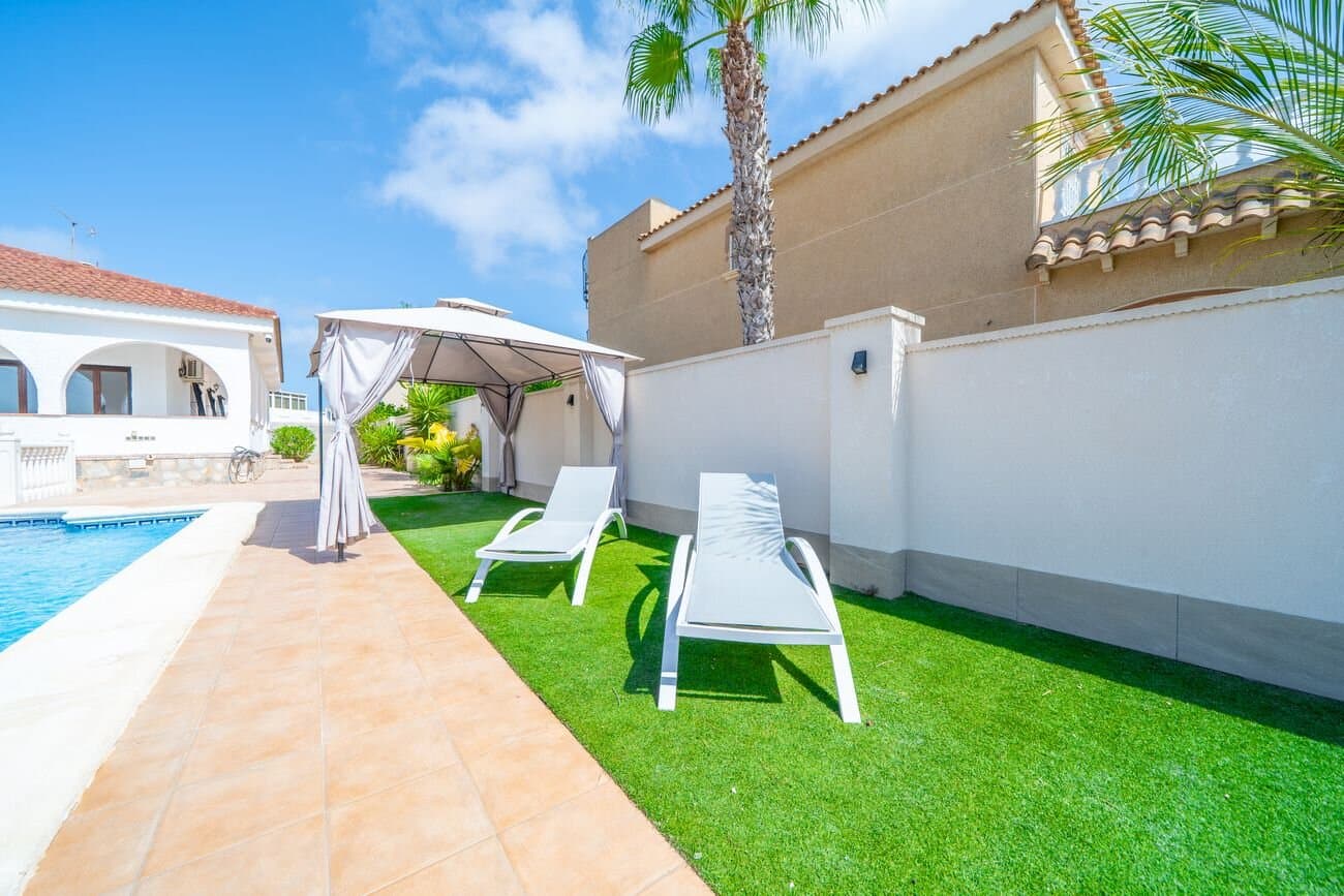 5-Bedroom Villa in La Siesta, Torrevieja - 8