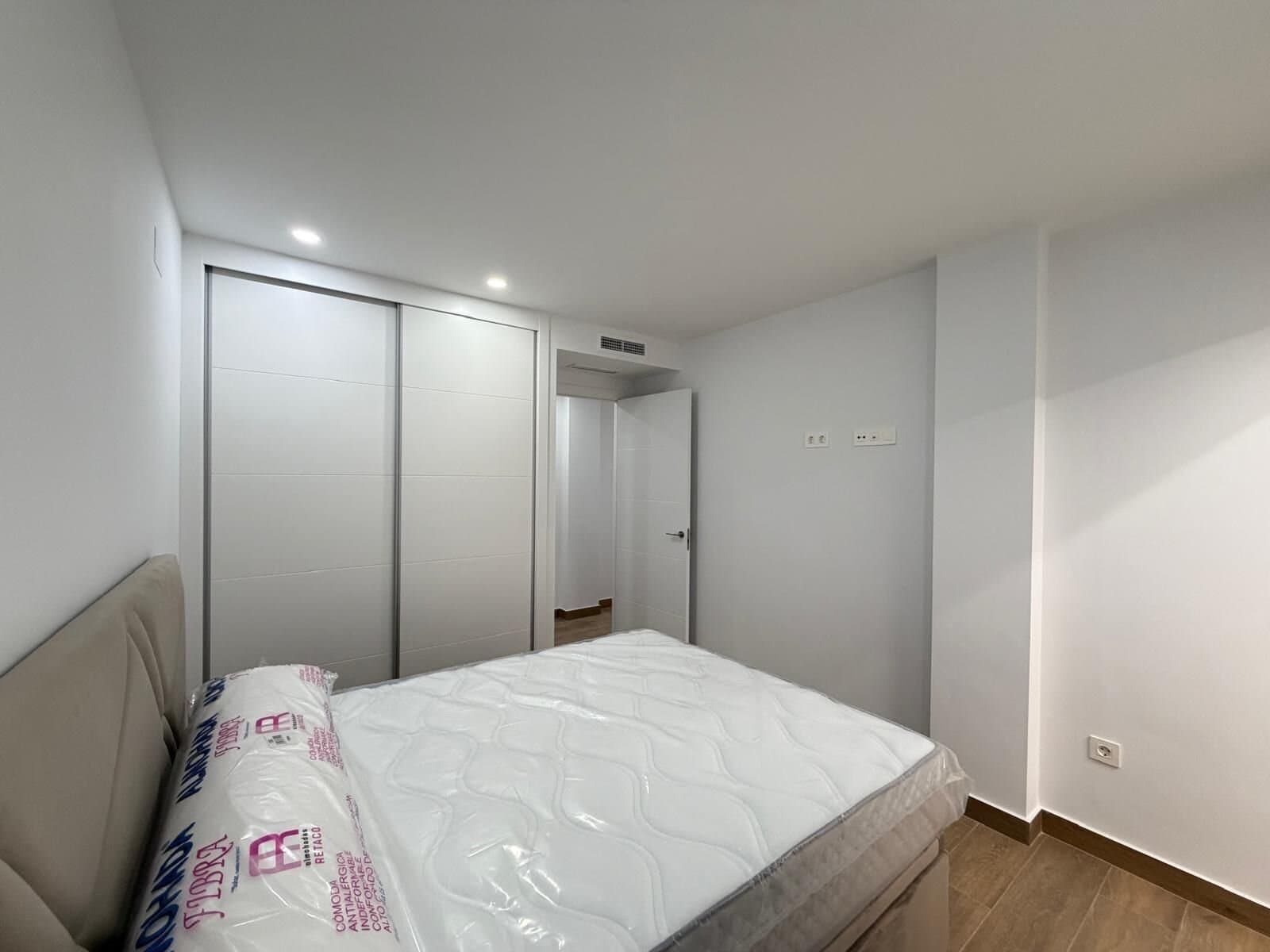 2-Bedroom Apartment in Estacion de Autobuses, Torrevieja - 11
