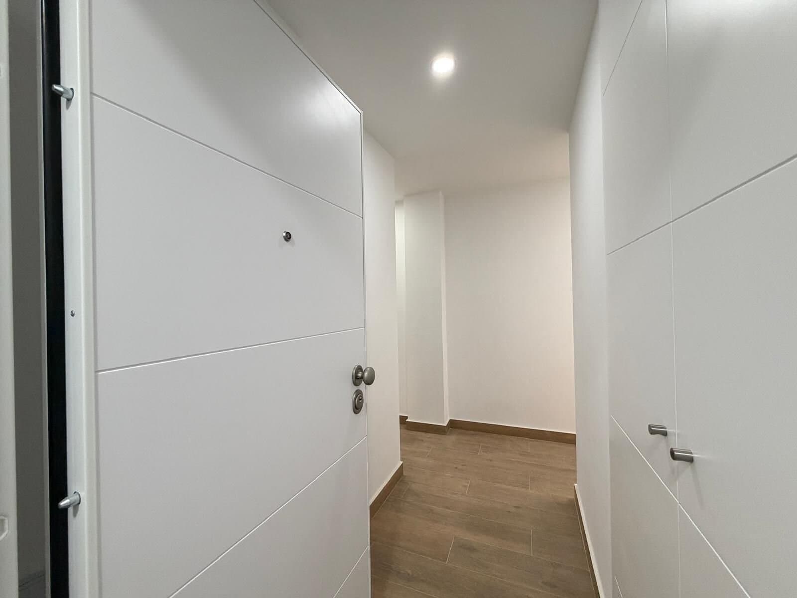 2-Bedroom Apartment in Estacion de Autobuses, Torrevieja - 2