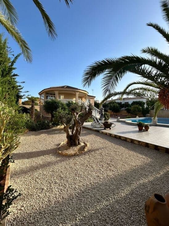 3-Bedroom Villa in Centro, Torrevieja - 2
