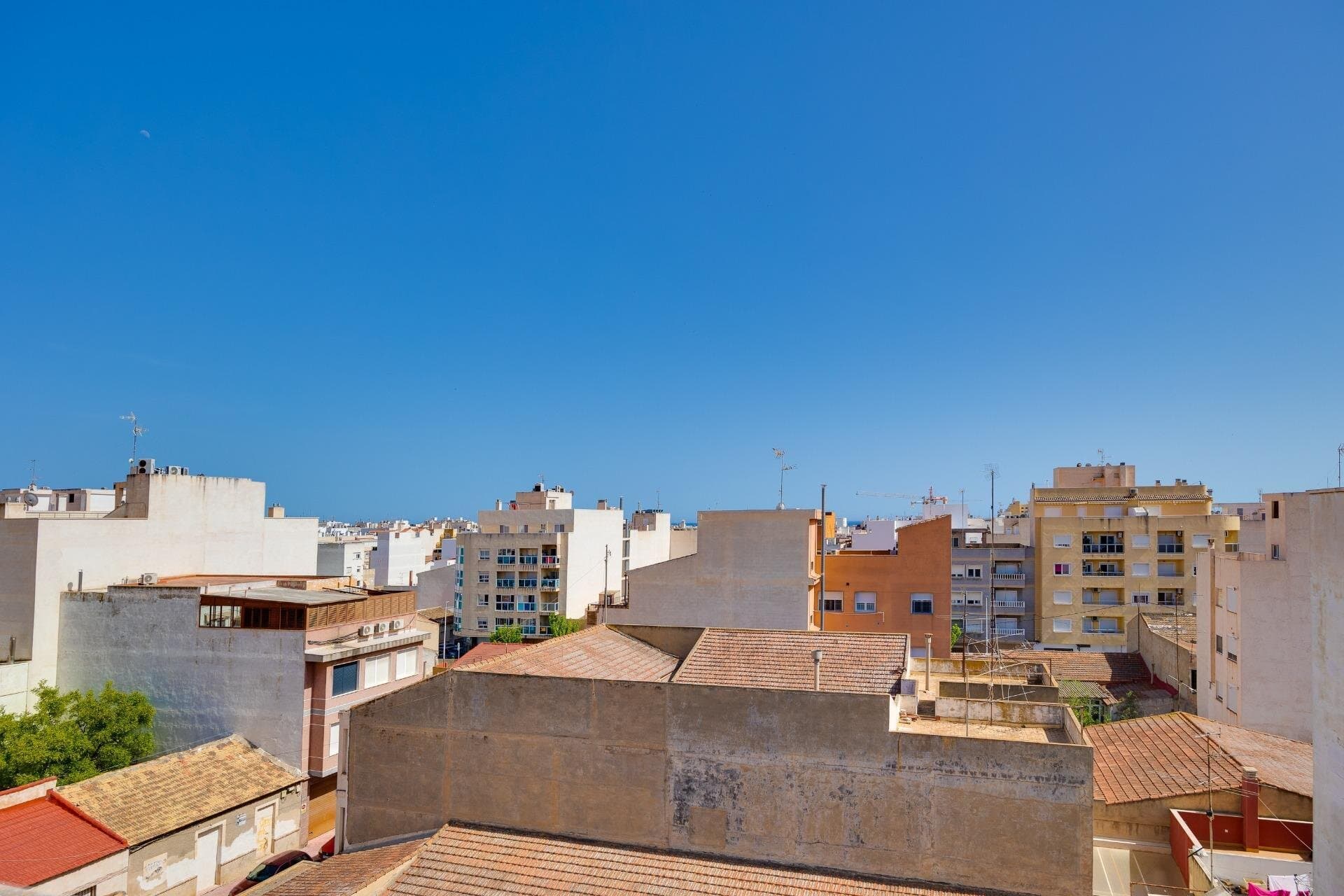 1-Bedroom Penthouse in Torrevieja - 32