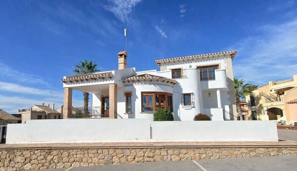 3-Bedroom Villa in Comunidad Valenciana, Algorfa